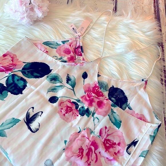 VICTORIA'S SECRET
Satin T Back Sleep Cami - Picture 5 of 5